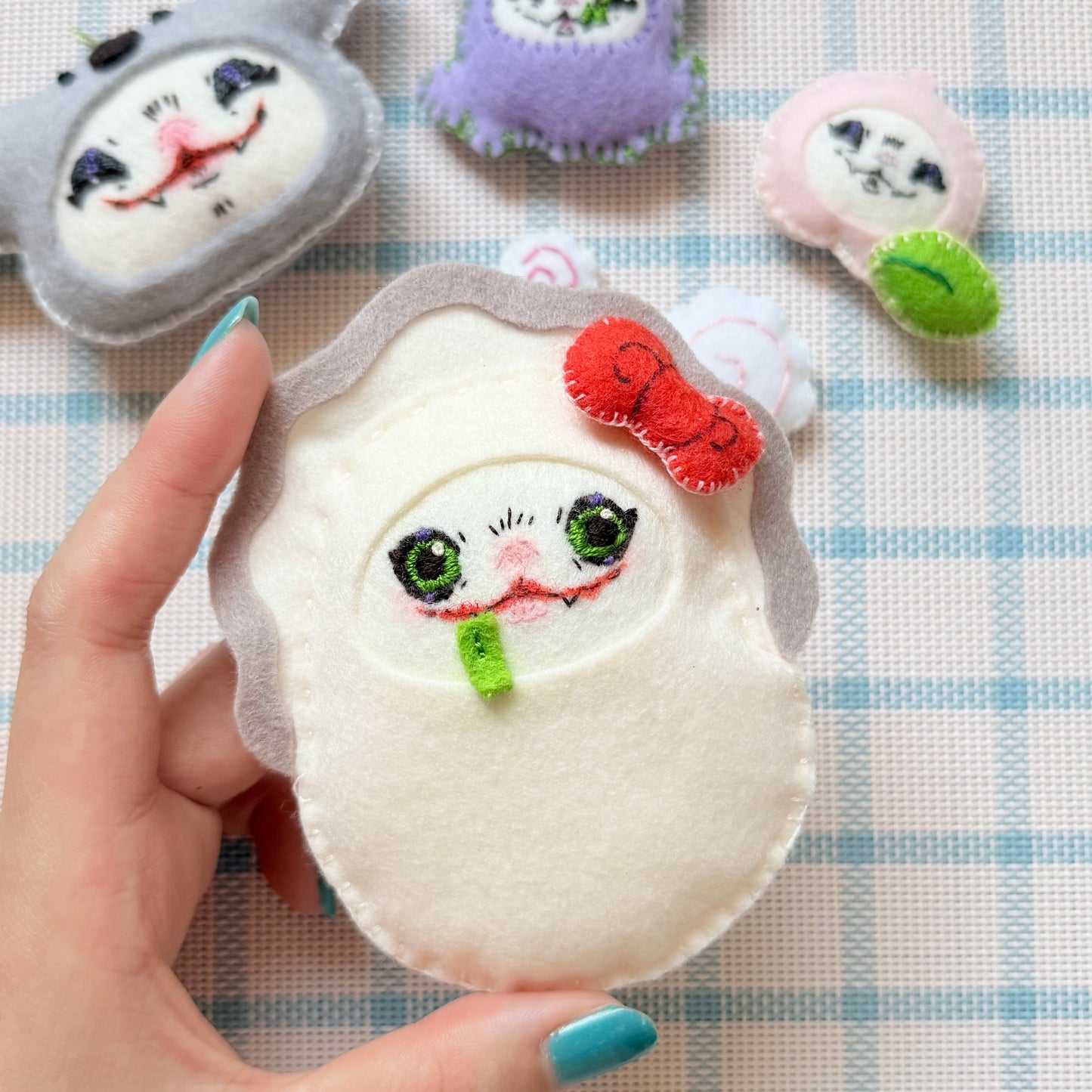【GIFT】Handmade Opossum Joker Felt Doll--Oyster