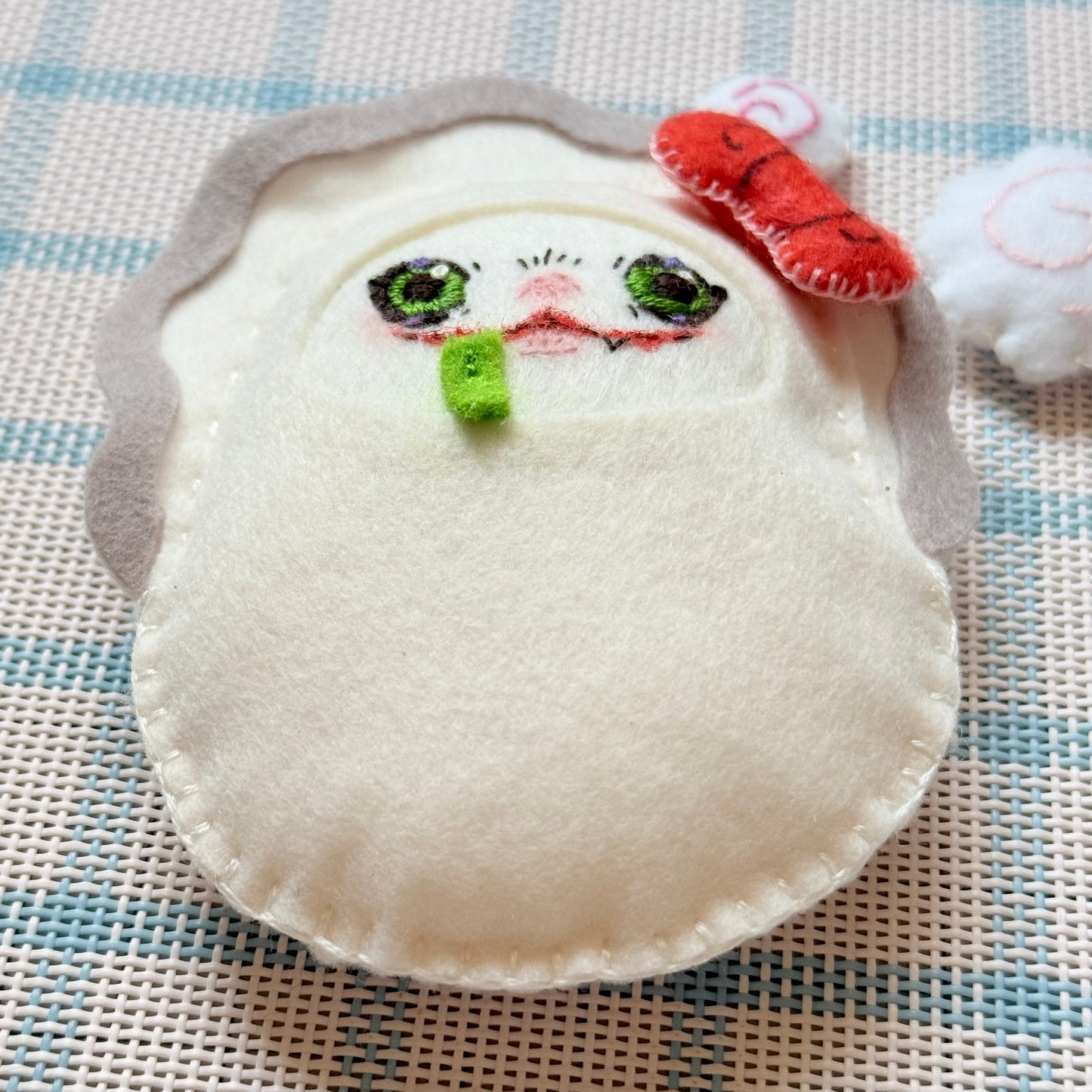 【GIFT】Handmade Opossum Joker Felt Doll--Oyster